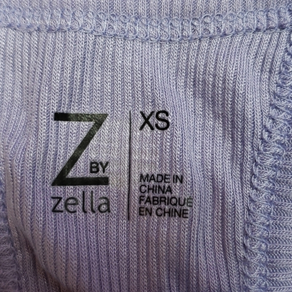 3/$15 Z by zella lavender colored tank size XS - Picture 4 of 6